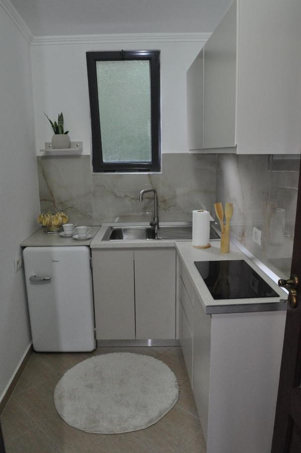 Timber Guest House Μπεράτ Εξωτερικό φωτογραφία