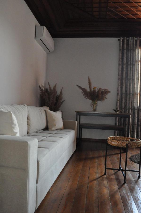 Timber Guest House Μπεράτ Εξωτερικό φωτογραφία