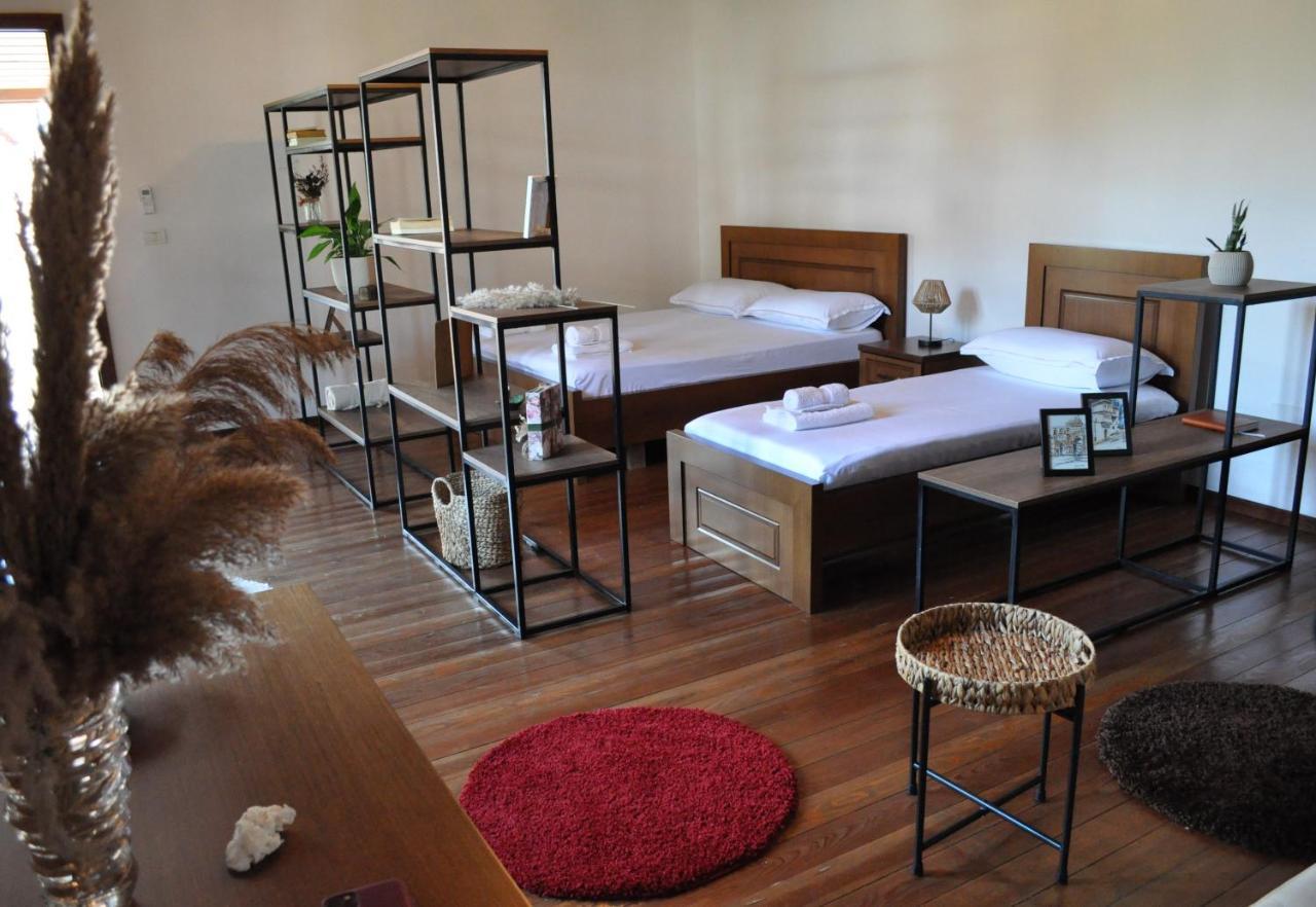 Timber Guest House Μπεράτ Εξωτερικό φωτογραφία