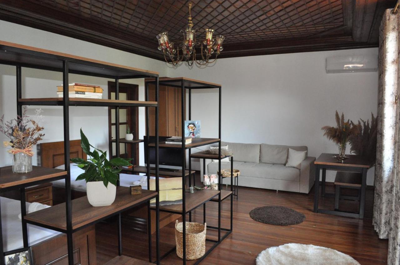 Timber Guest House Μπεράτ Εξωτερικό φωτογραφία